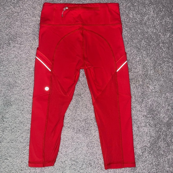 Lululemon Run: Mod Moves Crop Love Red/Mod Dot Printed Black  Women’s Size 4 - Picture 7 of 7